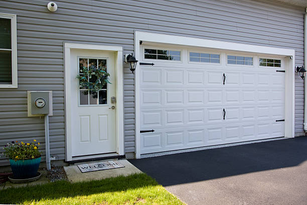 24/7 Emergency Garage Door Panel Replacement experts in Bergenfield, NJ